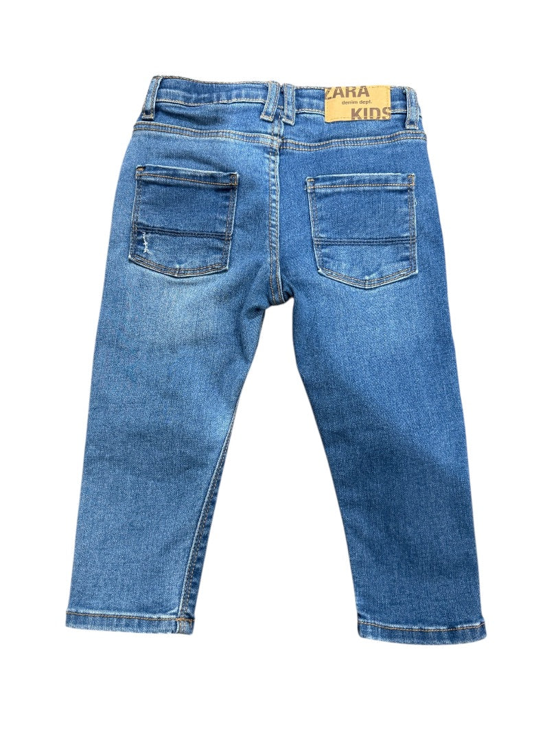 MEDIUM WASH DISTRESSED STRETCH JEANS