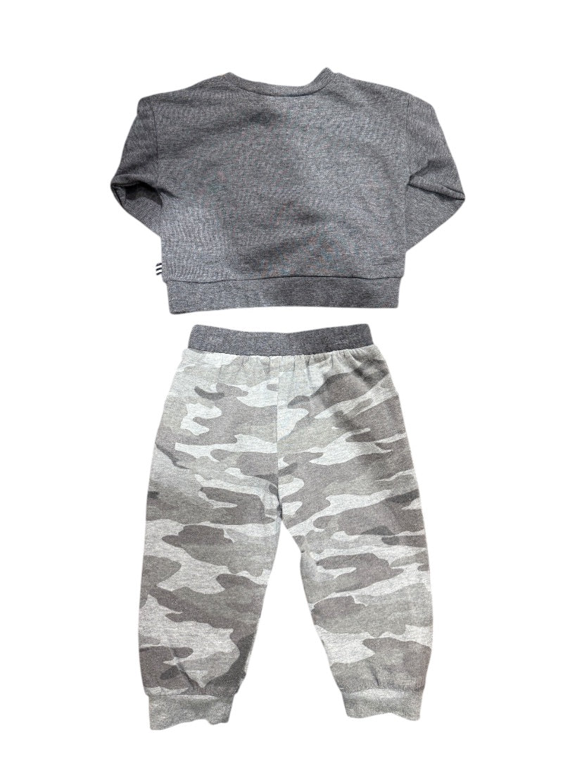 L/S TEE & CAMO JOGGERS